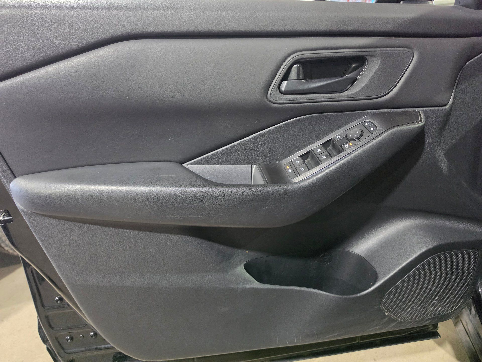 Nissan Rogue 2024 - Thumbnail 12