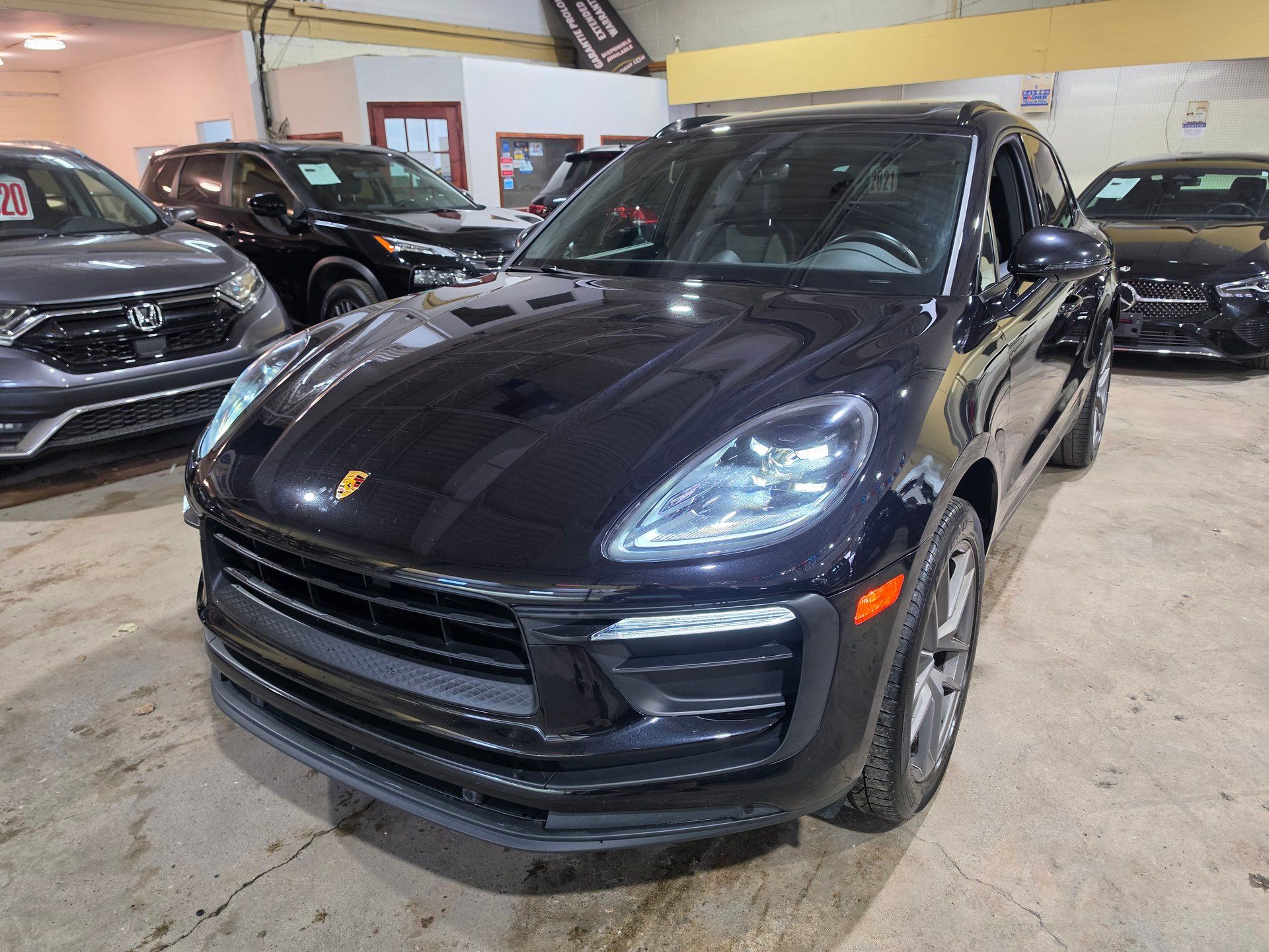 Porsche Macan 2023 - Thumbnail 1