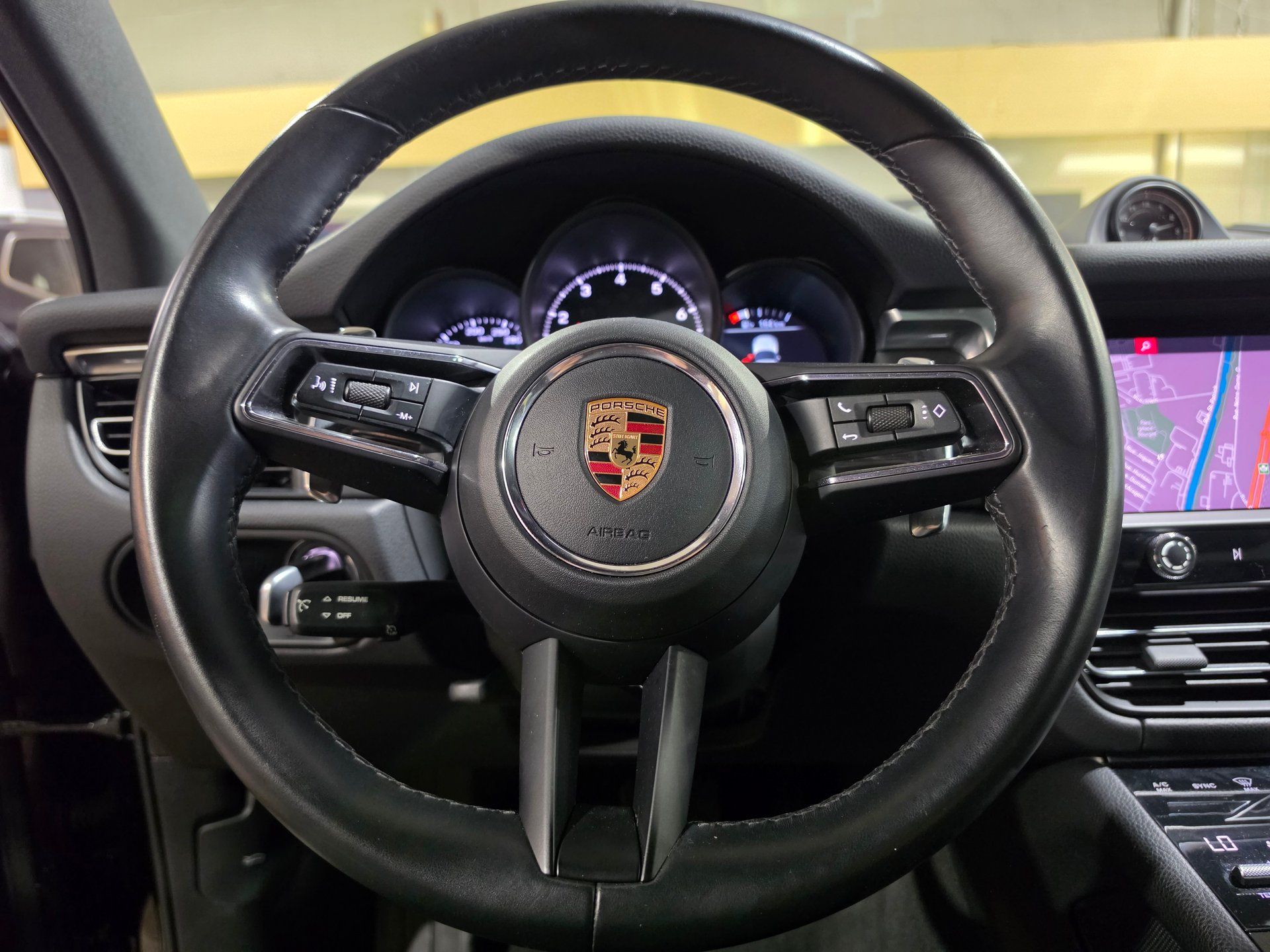 Porsche Macan 2023 - Thumbnail 19