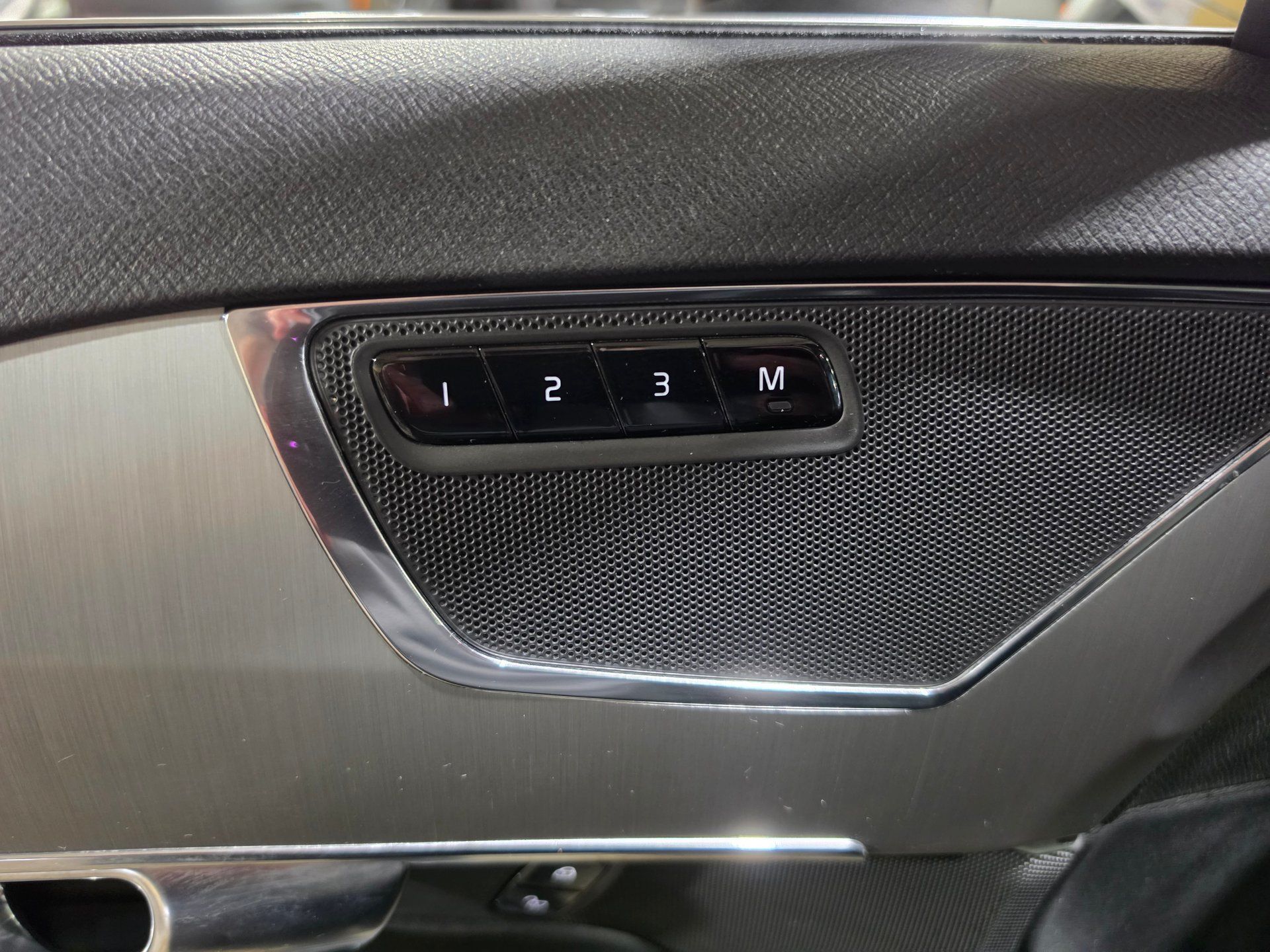 Volvo XC90 2022 - Thumbnail 16