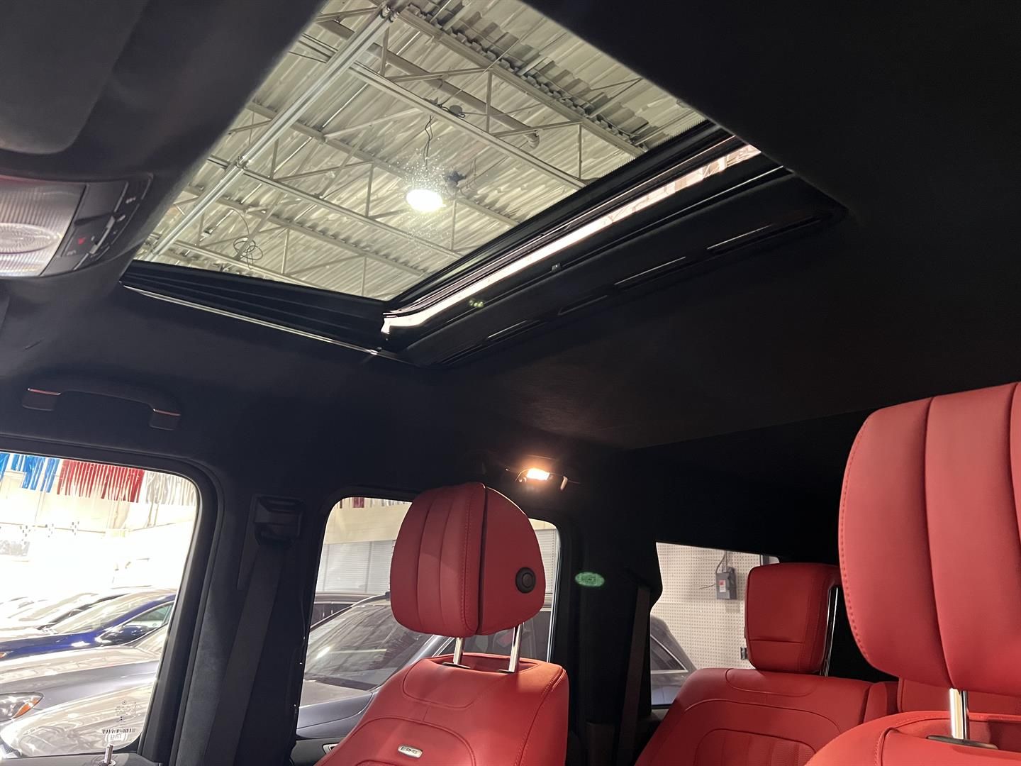 Mercedes-Benz G-Class 2022 - Thumbnail 24