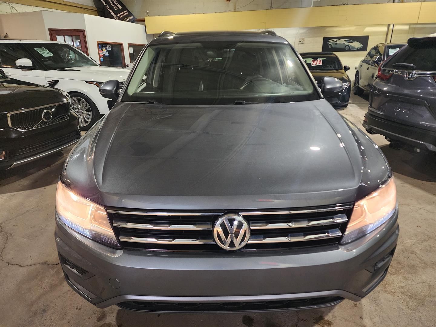 Volkswagen Tiguan 2021 - Thumbnail 2