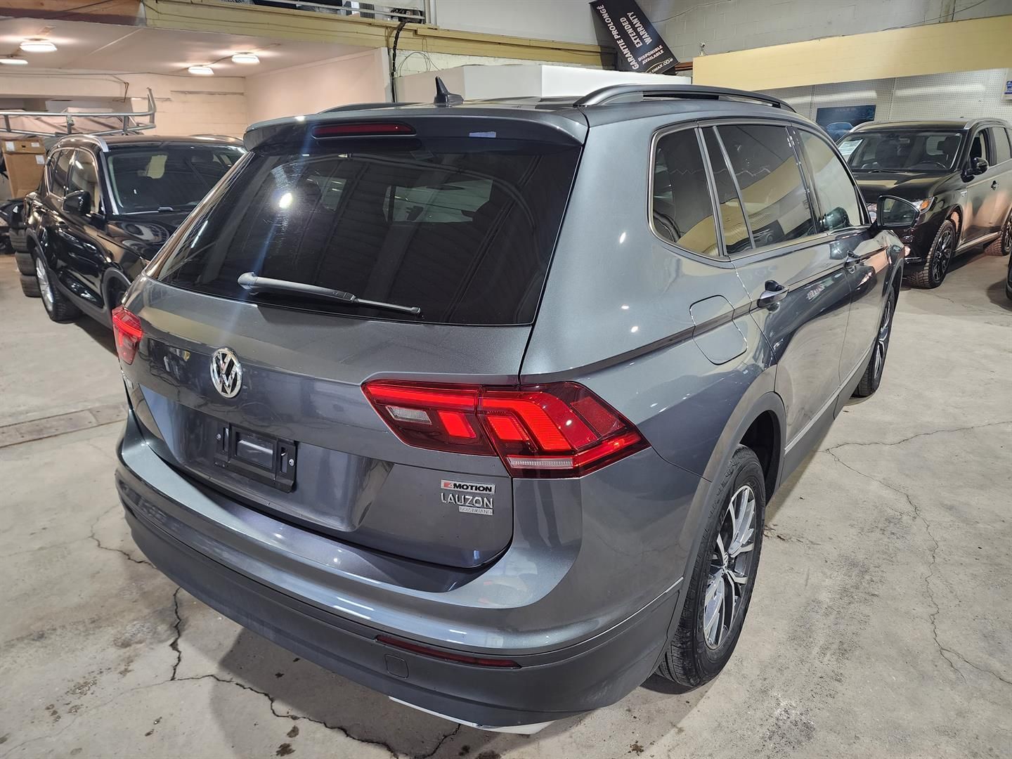 Volkswagen Tiguan 2021 - Thumbnail 4