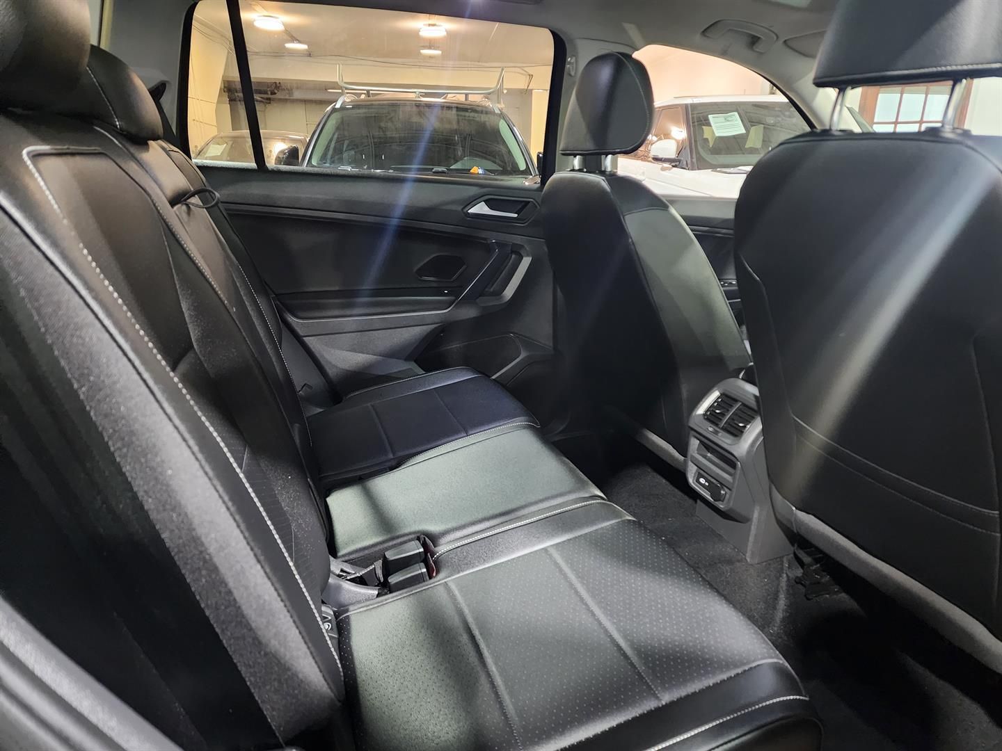 Volkswagen Tiguan 2021 - Thumbnail 8
