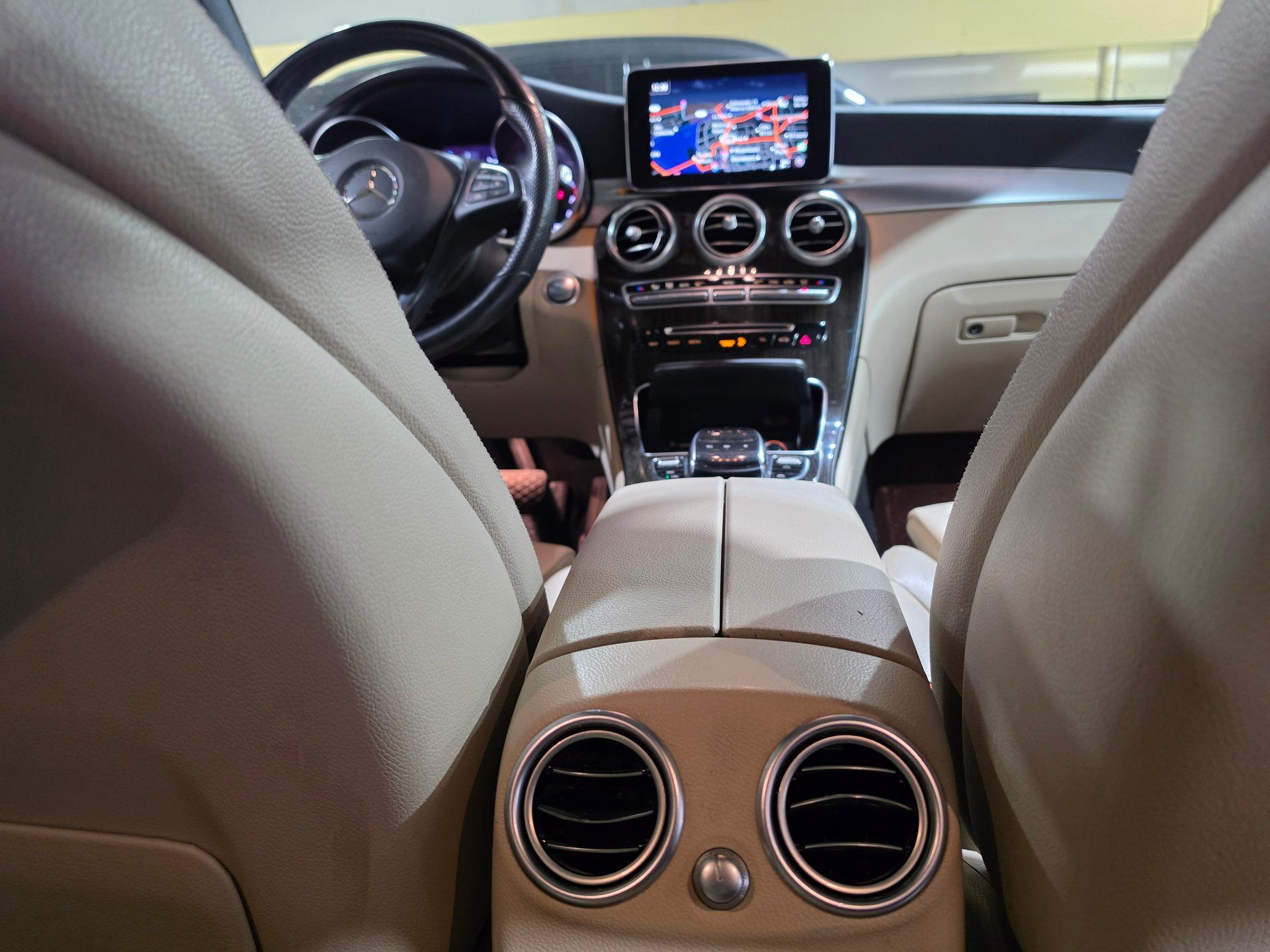 Mercedes-Benz GLC 300 2018 - Image 11