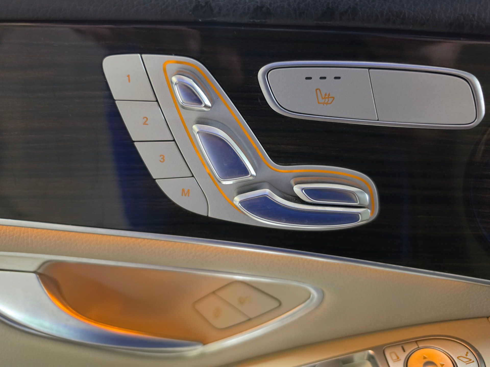 Mercedes-Benz GLC 300 2018 - Image 14
