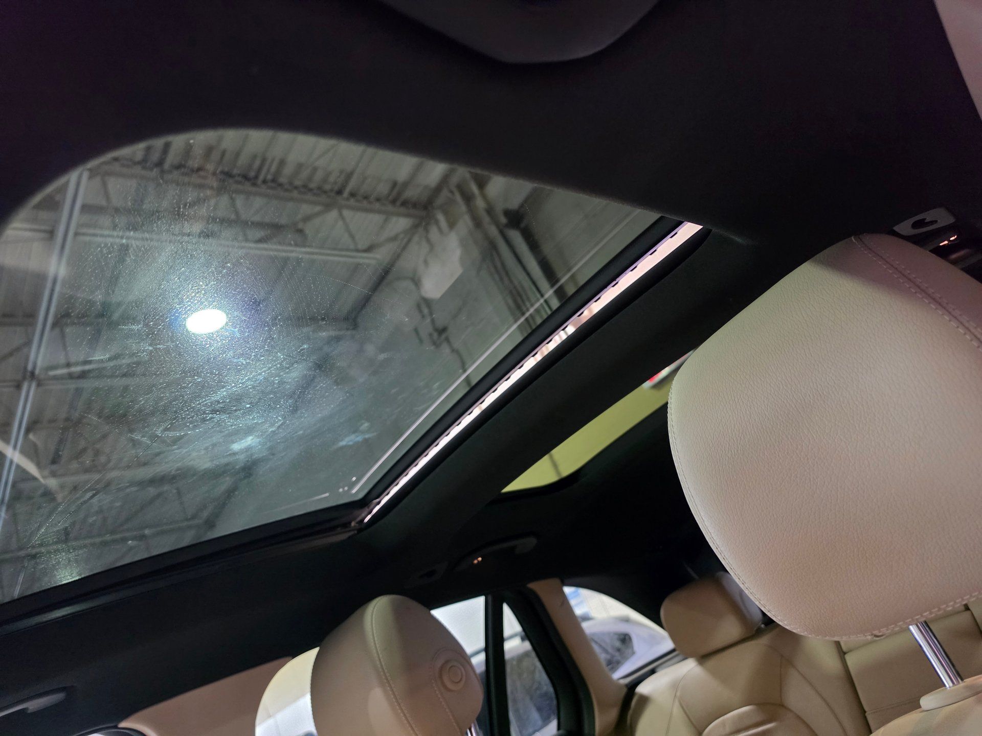 Mercedes-Benz GLC 300 2018 - Image 17