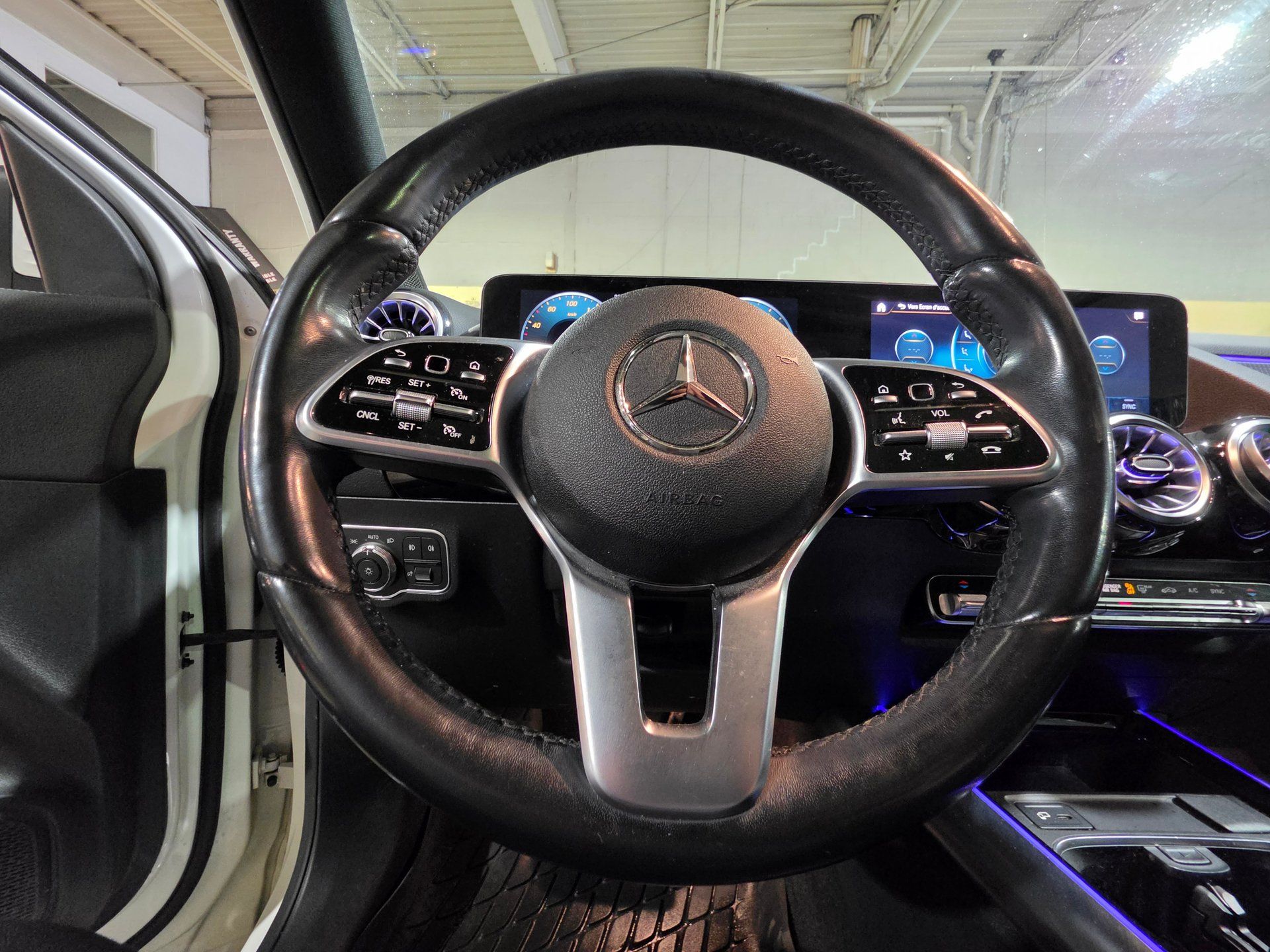 Mercedes-Benz GLA 250 2022 - Image 16