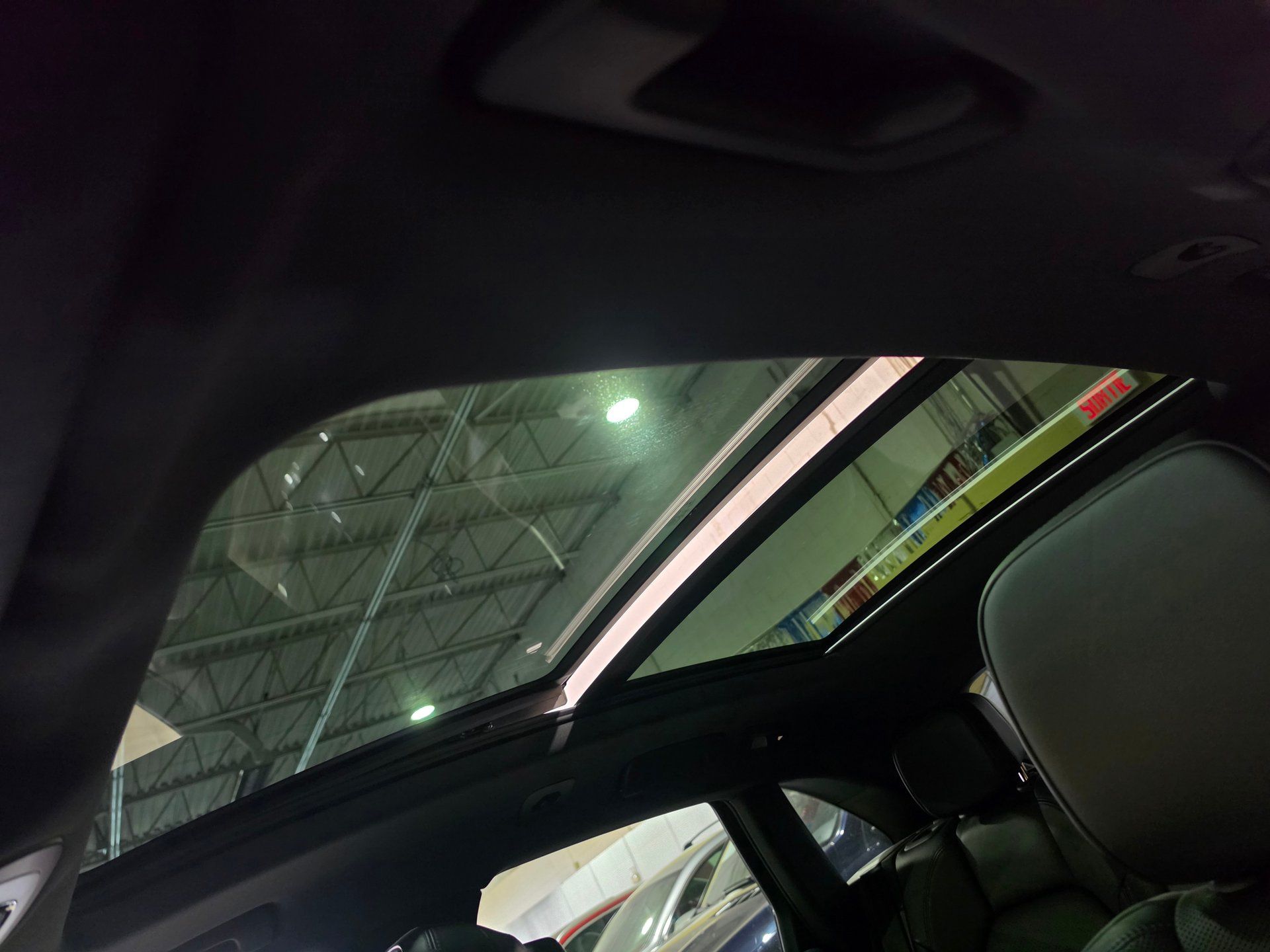 Porsche Macan 2023 - Image 18