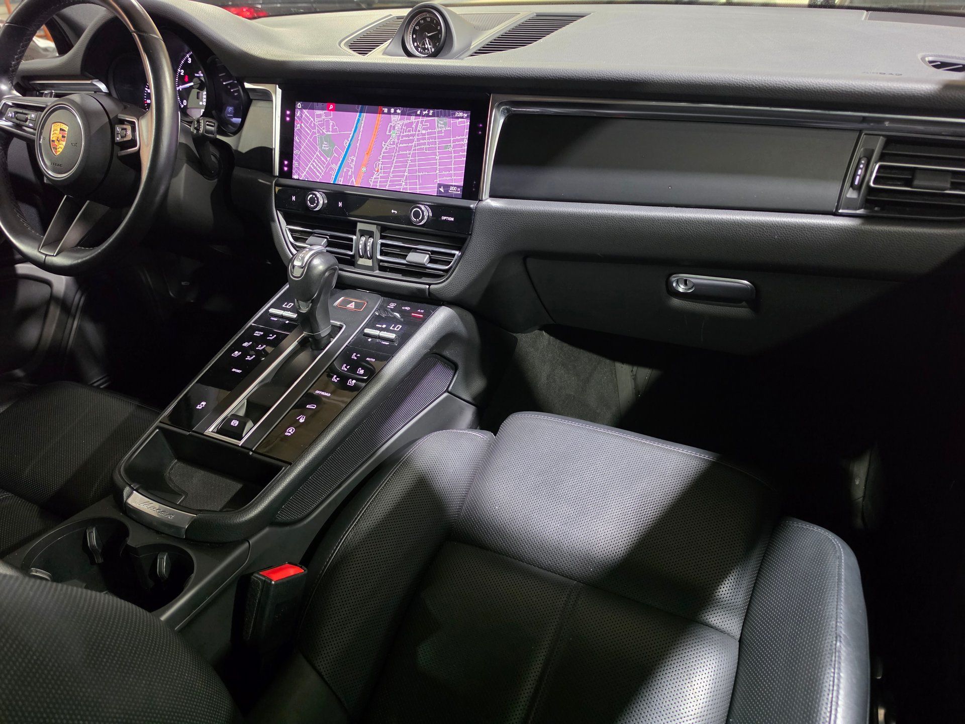 Porsche Macan 2023 - Image 10