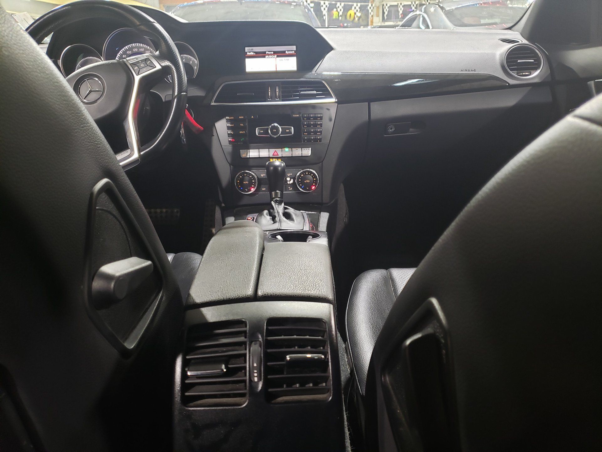 Mercedes-Benz C 300 2014 - Image 8 