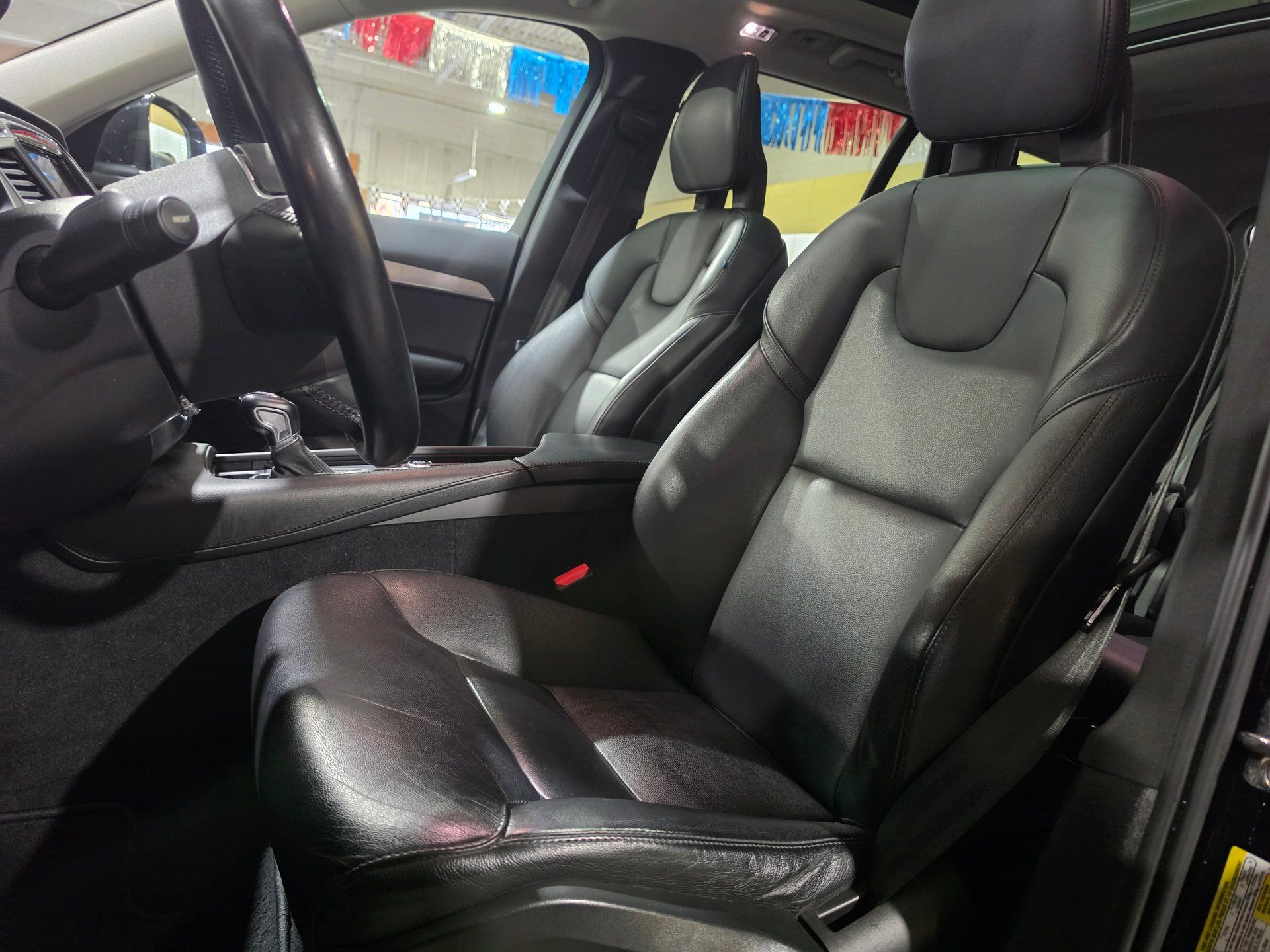 Volvo XC90 2022 - Image 16 