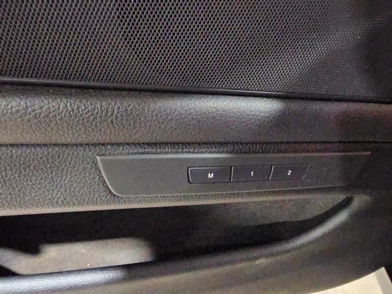 BMW 5 Series 2012 - Image 12