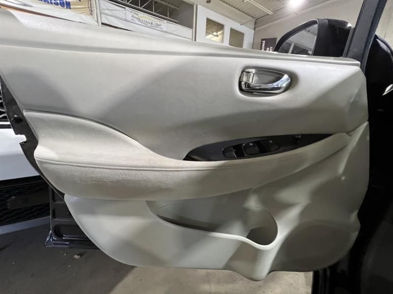 Nissan Leaf 2012 - Image 15