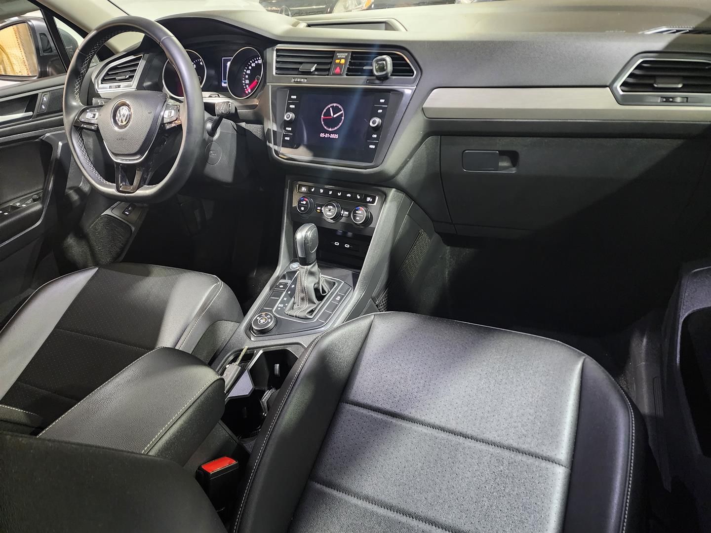Volkswagen Tiguan 2021 - Image 9