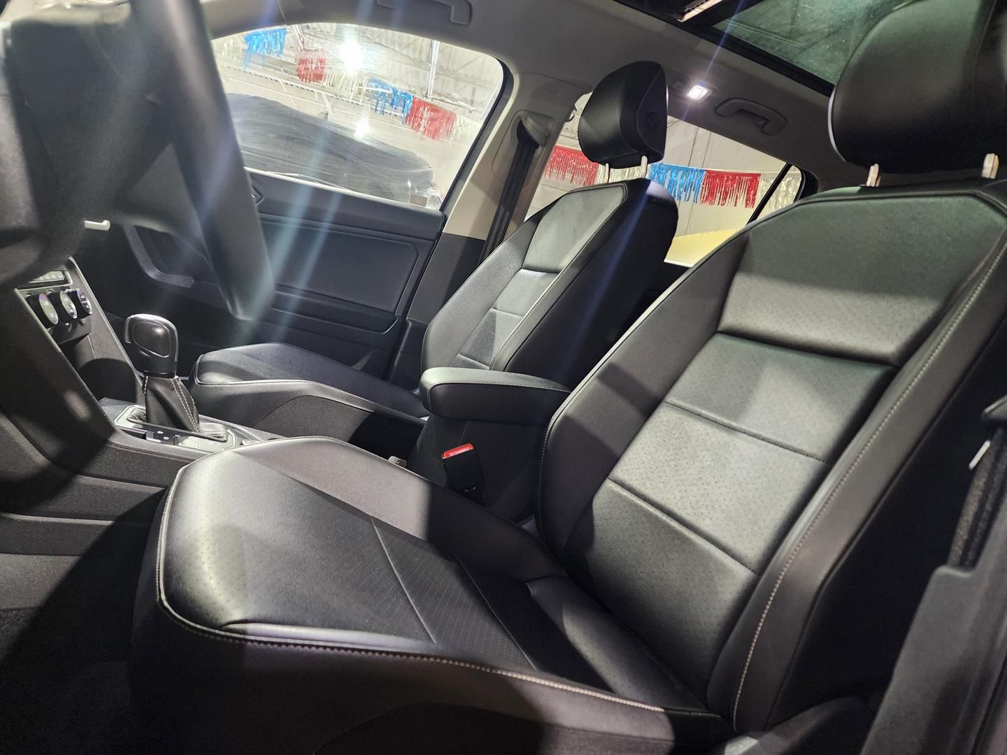 Volkswagen Tiguan 2021 - Image 13