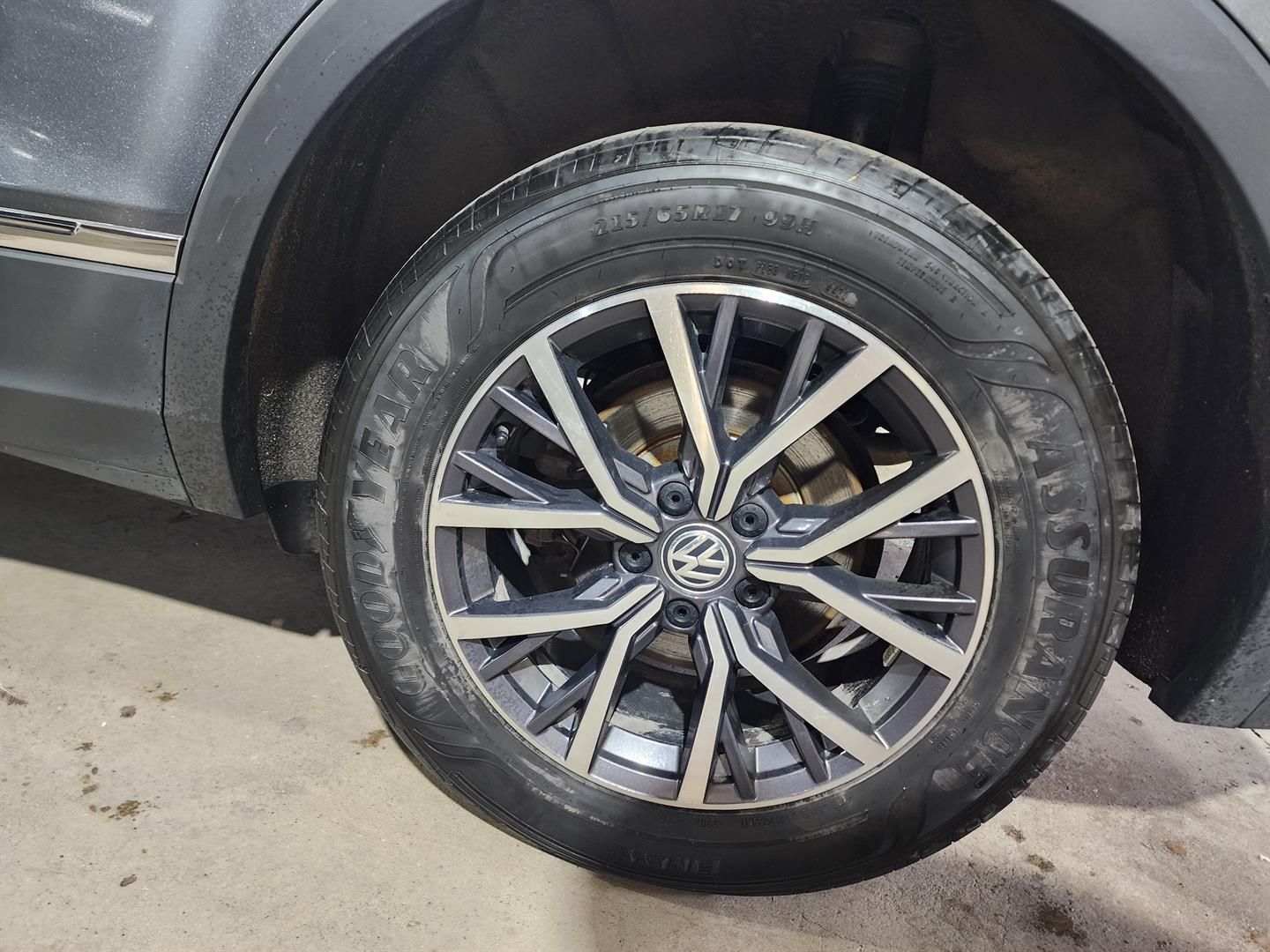 Volkswagen Tiguan 2021 - Image 21