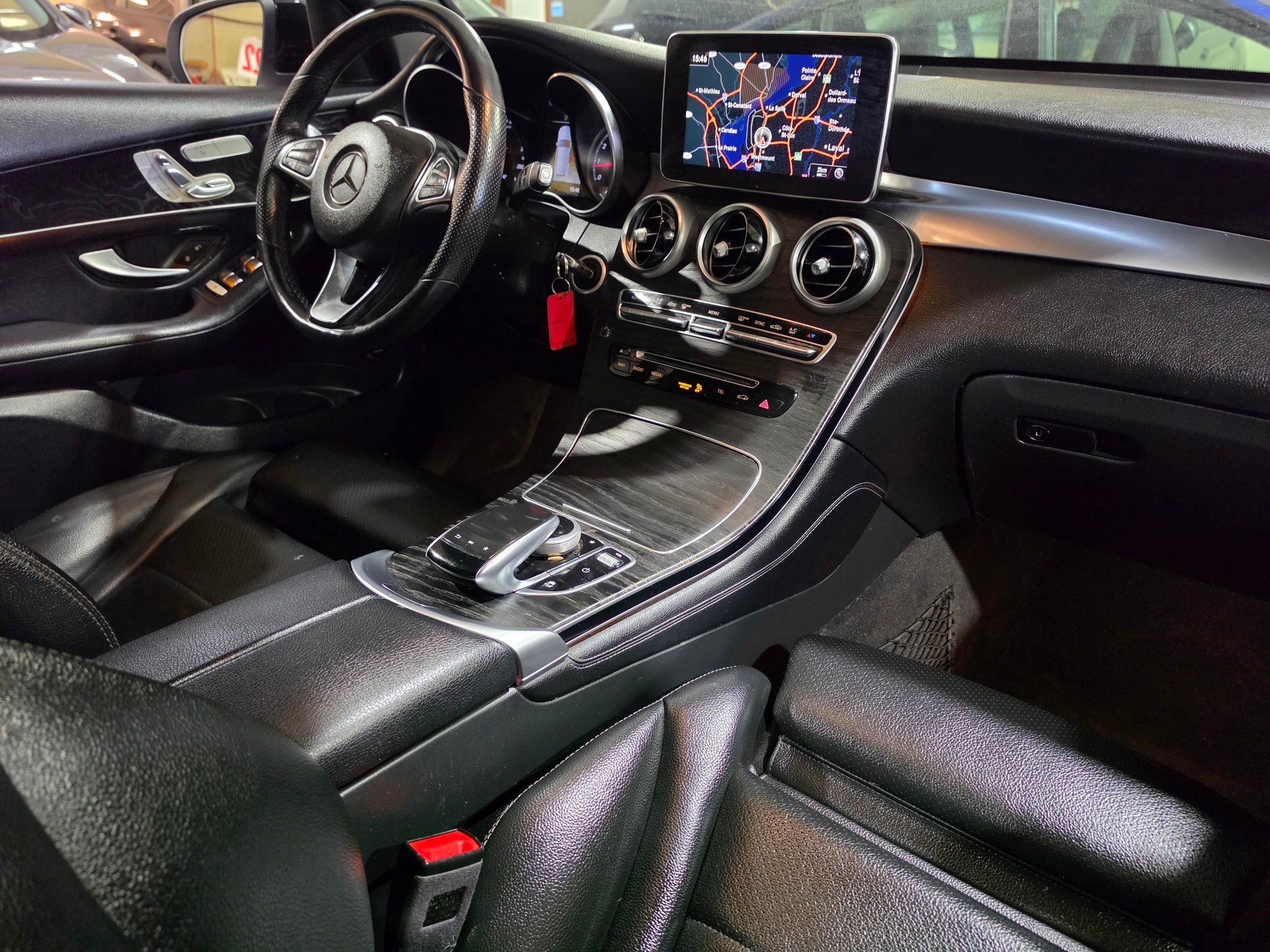 Mercedes-Benz GLC 300 2019 - Thumbnail 10