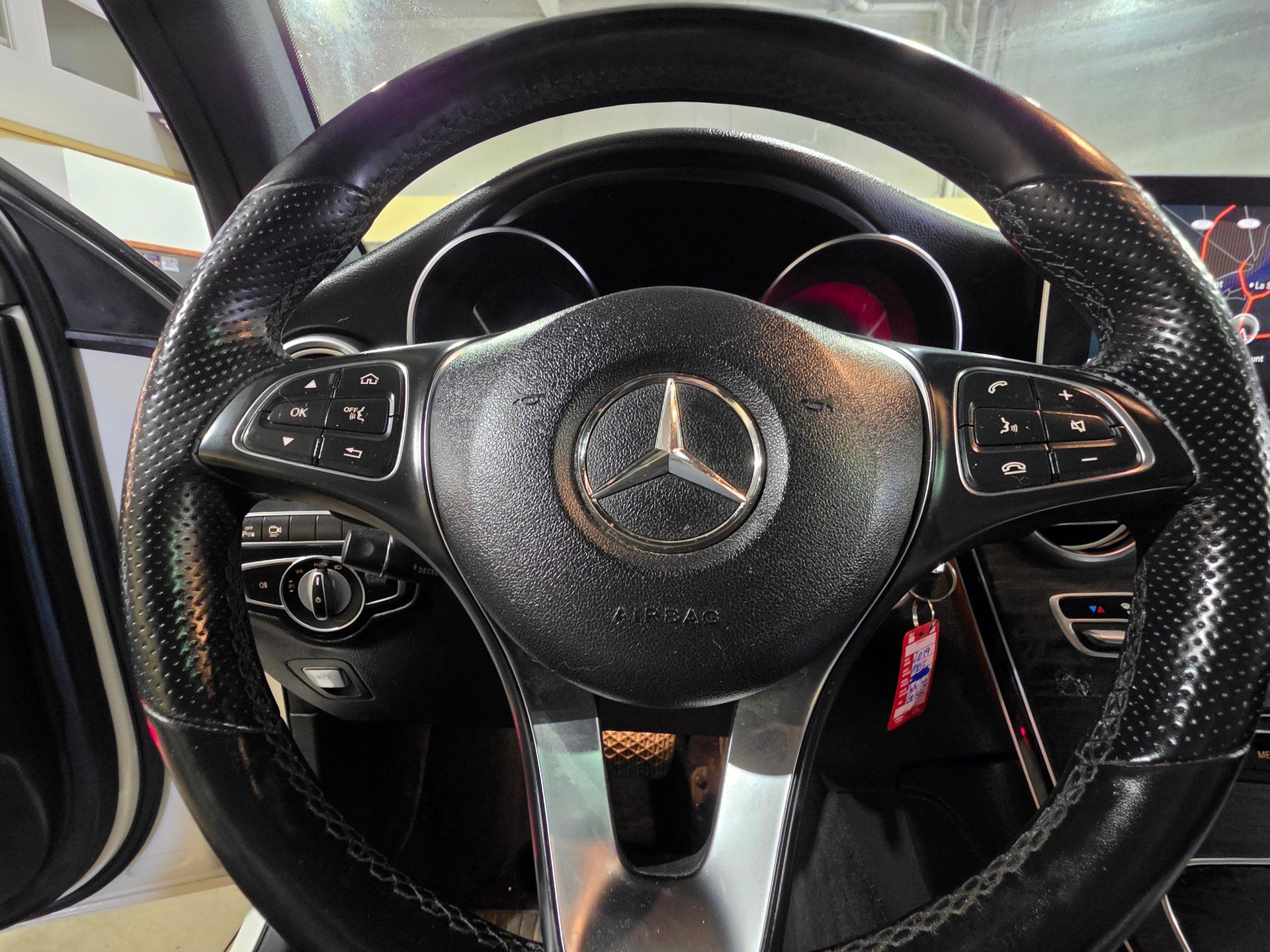 Mercedes-Benz GLC 300 2019 - Thumbnail 18